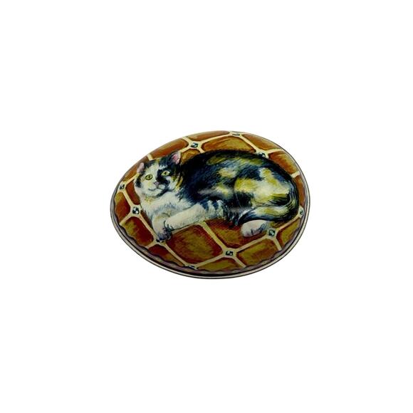 Vintage Metal Tin Easter Egg Calico Cat Fillable Green Eyed Cat 2.25 X 1 5/8” - Picture 1 of 8